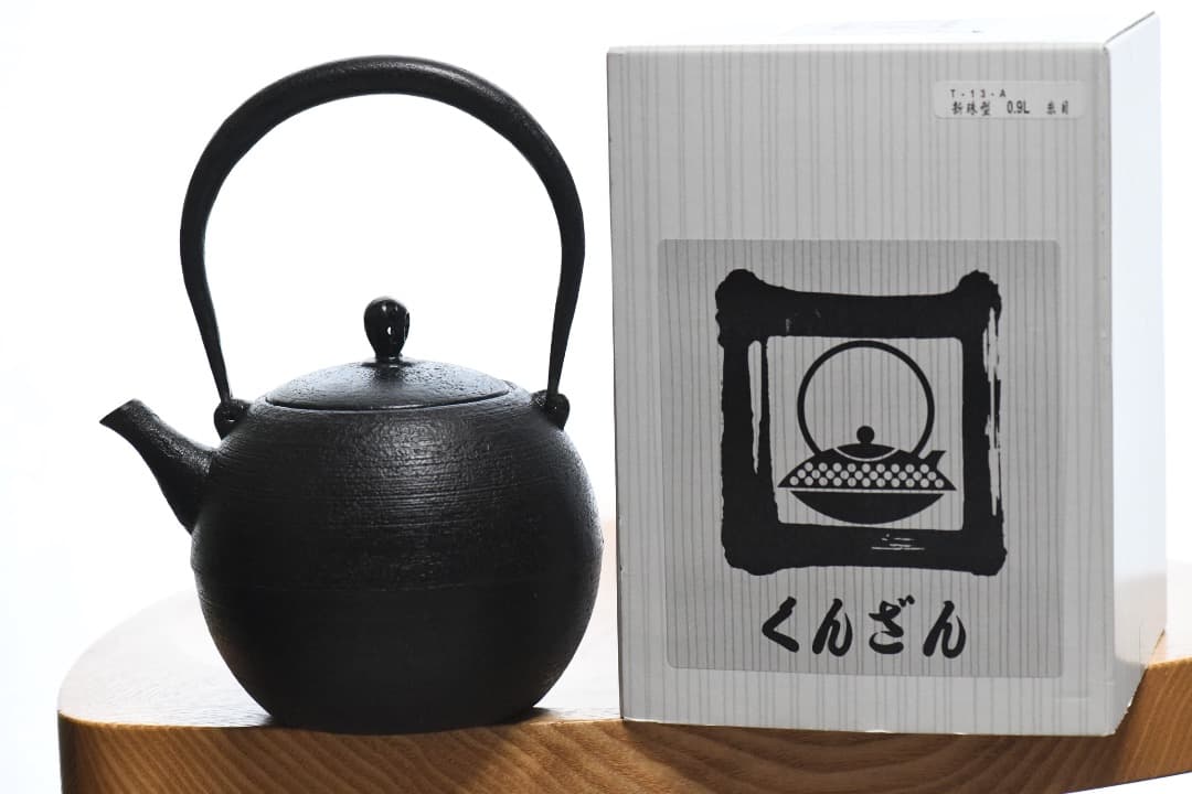鉄瓶「新珠型0.9L（糸目）」薫山工房の南部鉄器 中古品