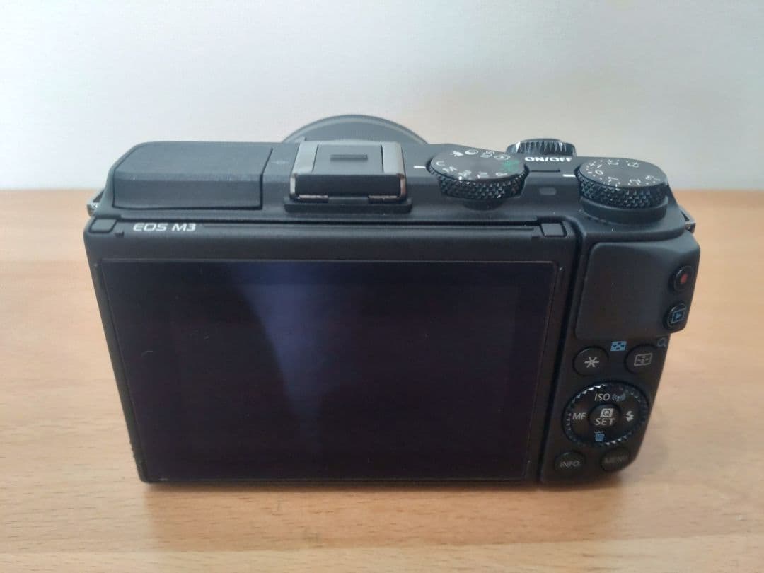 Canon EOS M3 ダブルレンズキット 中古品 一眼 カメラ ミラーレス