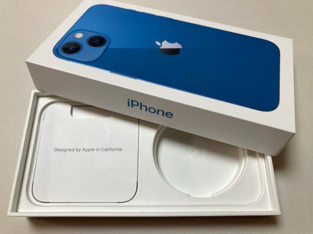 ＊iPhone 13 ブルー 128 GB SIMフリー　中古　本体　箱付き＊