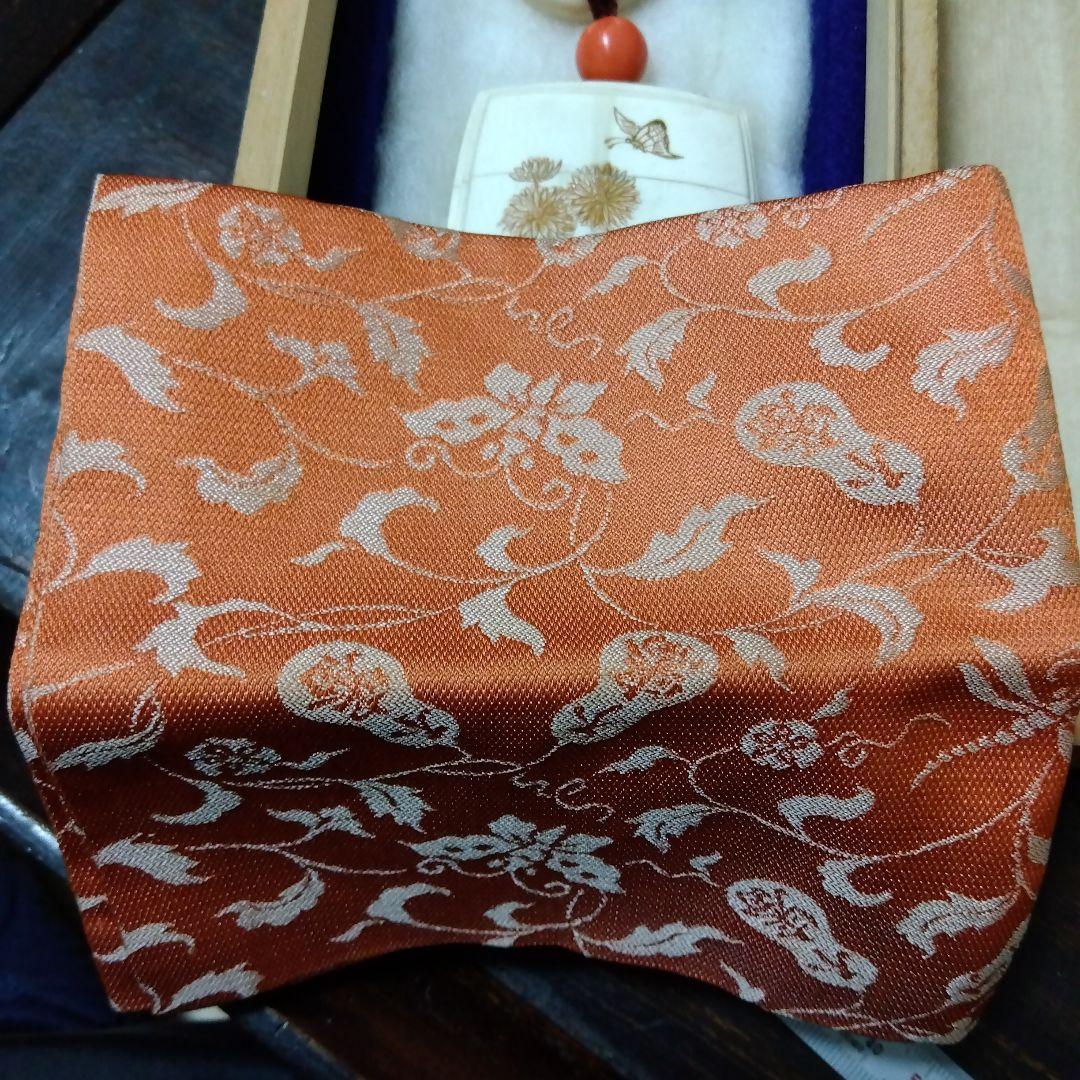 【再値下げ】印籠　饅頭根付　珊瑚緒締　花鳥図　天然素材　上桐箱＆保護布付