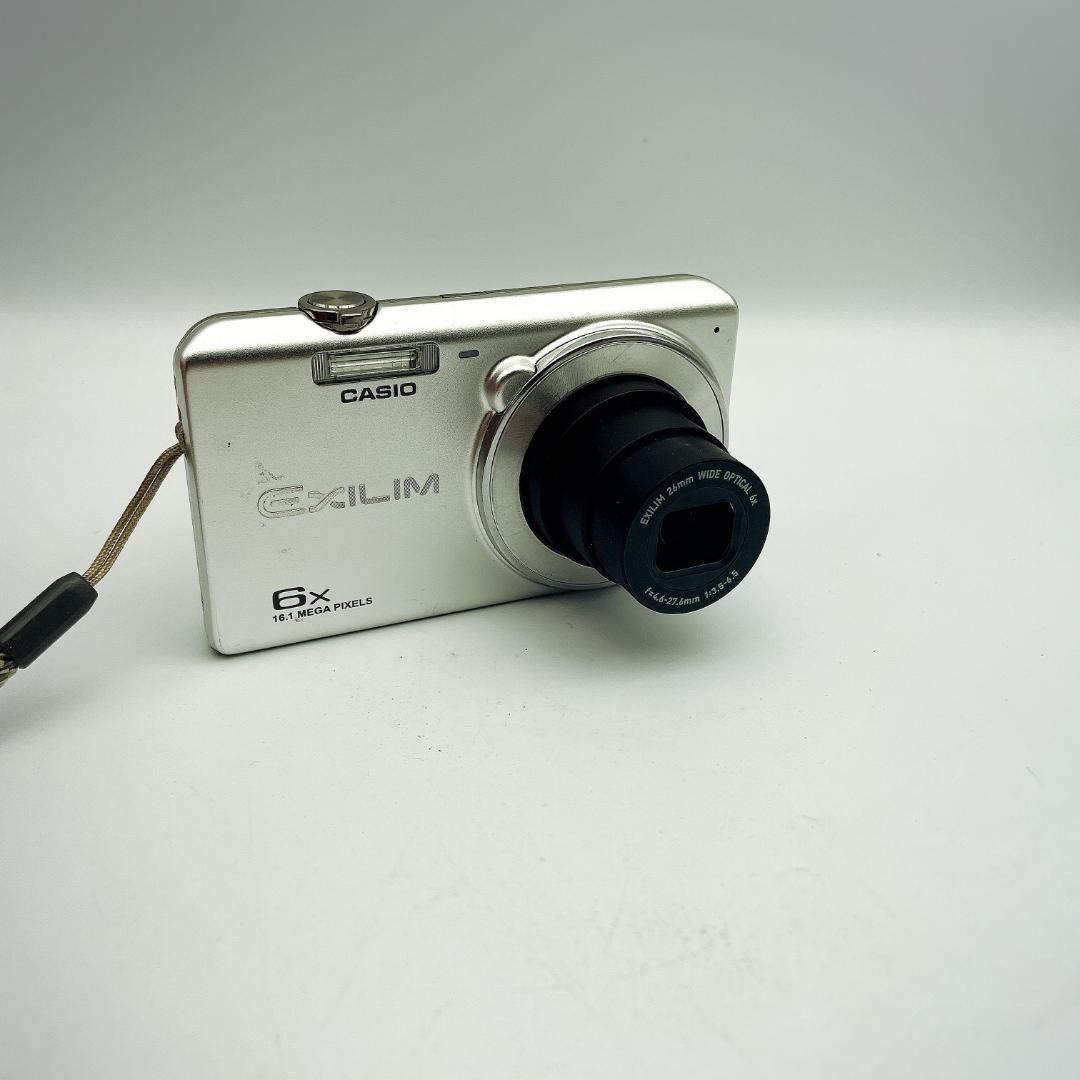 【美品】CASIO カシオ EXILIM EX-Z880 デジタルカメラ