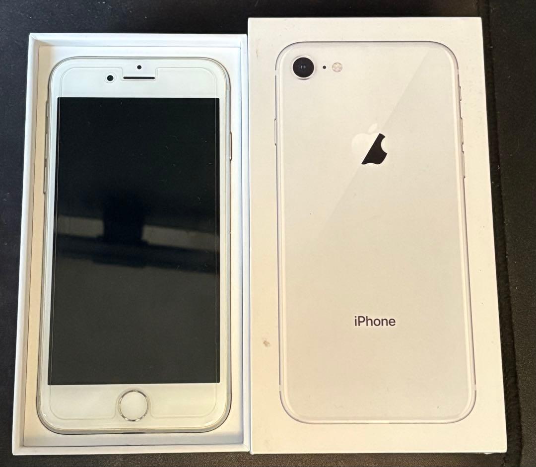 Apple iPhone8 256GB シルバー　充電コード欠品