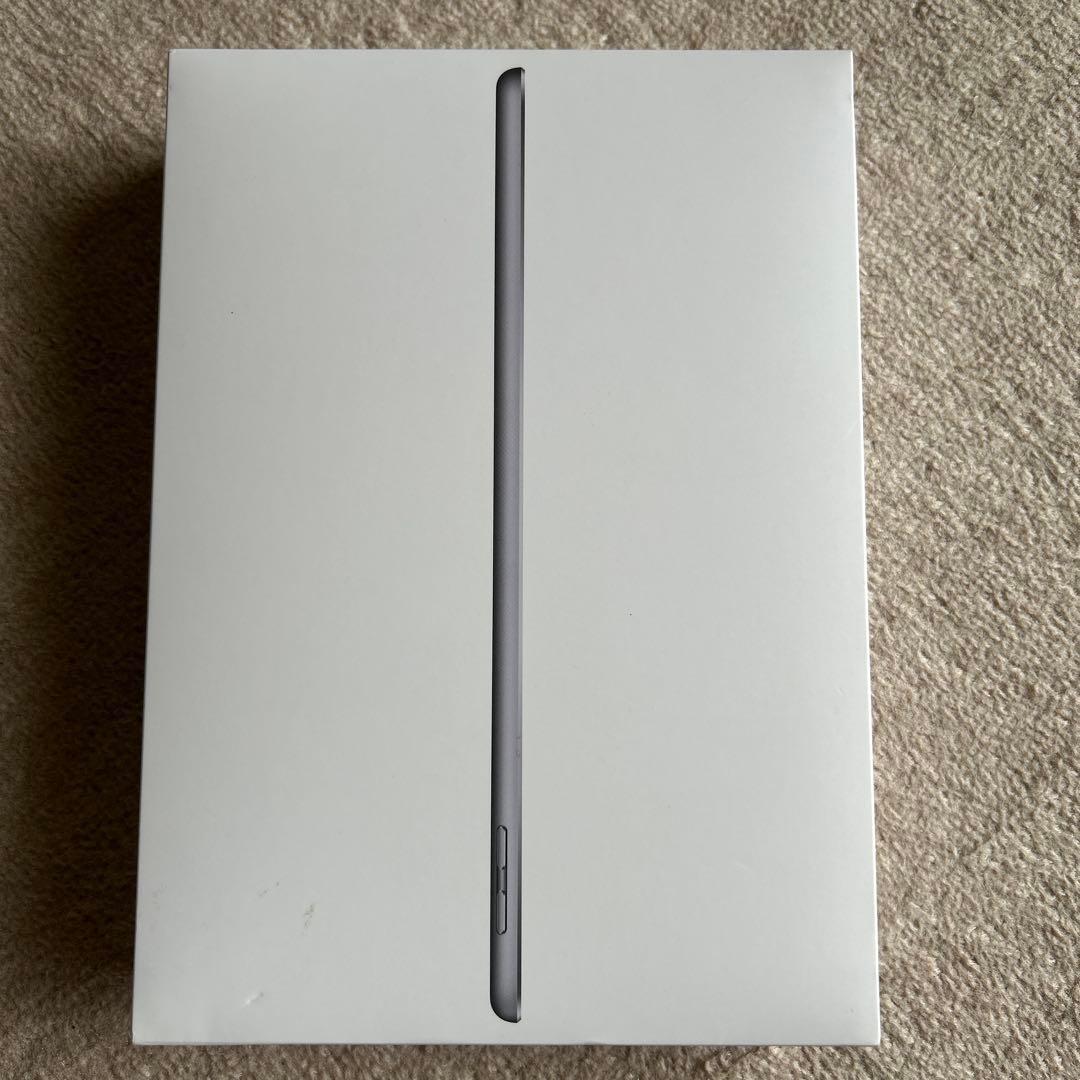 Apple iPad 第６世代　9.7インチ　スペースグレイ