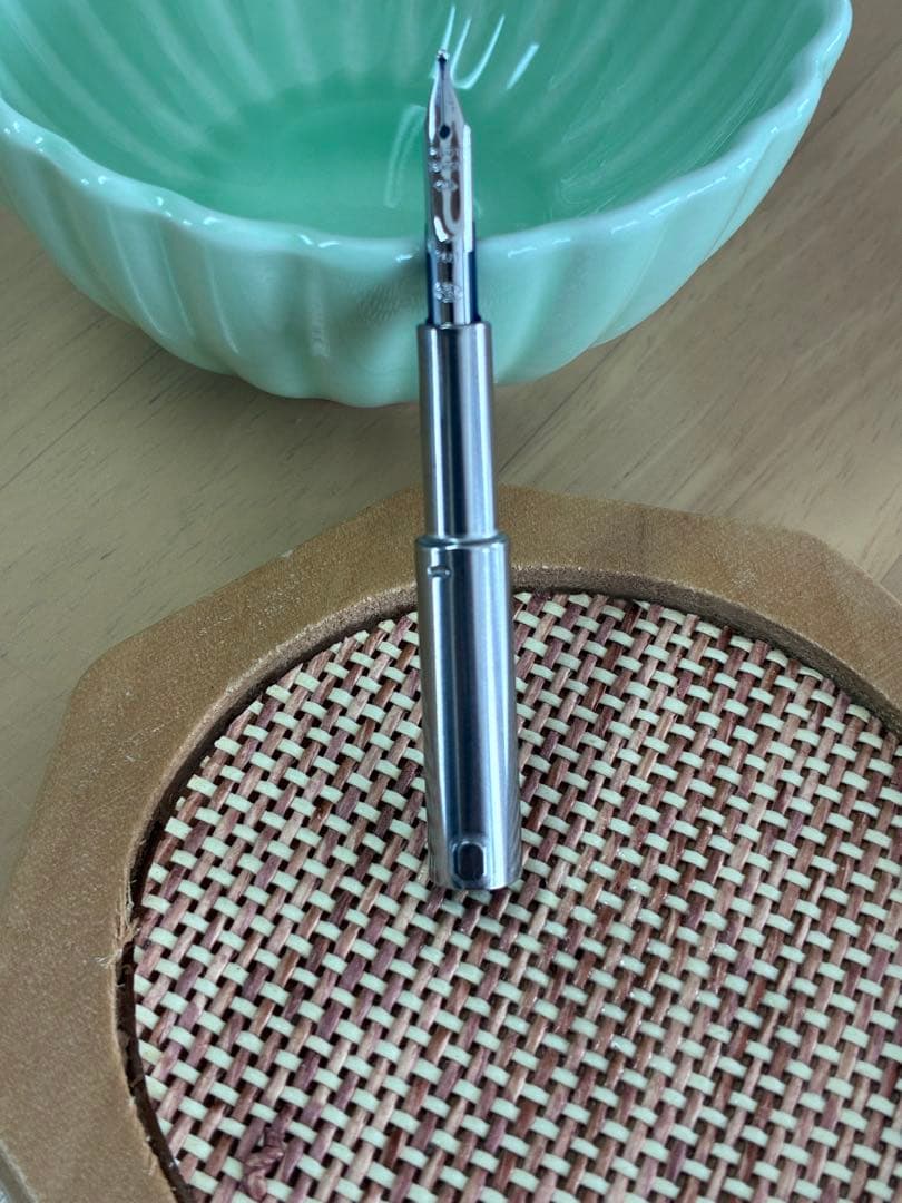 パイロット 万年筆 キャップレスデシモ ペン先 M ホワイト 18K 750