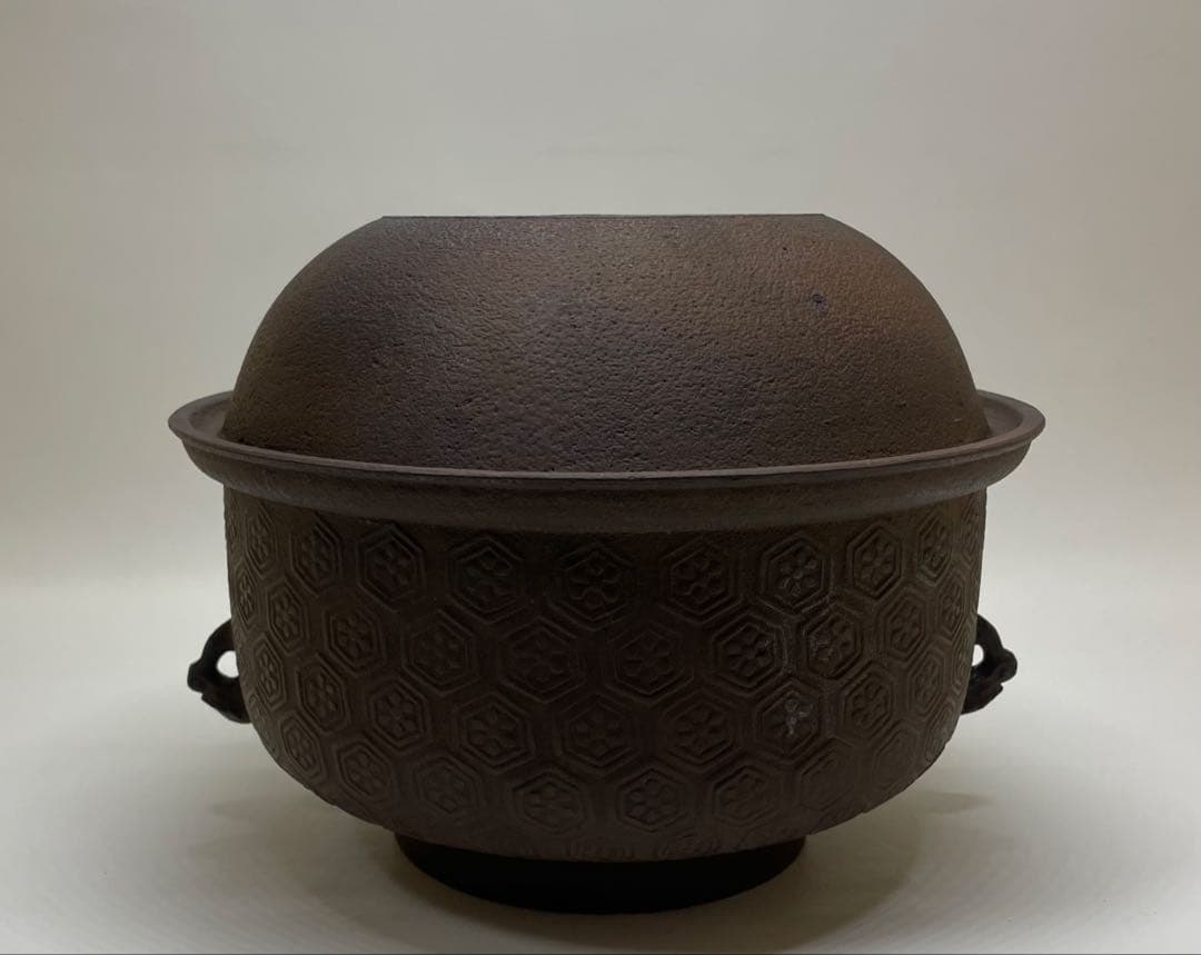 人間国宝　釜師　高橋敬典　真形羽釜　亀甲地紋　茶釜　共箱　茶道具 　　g5113
