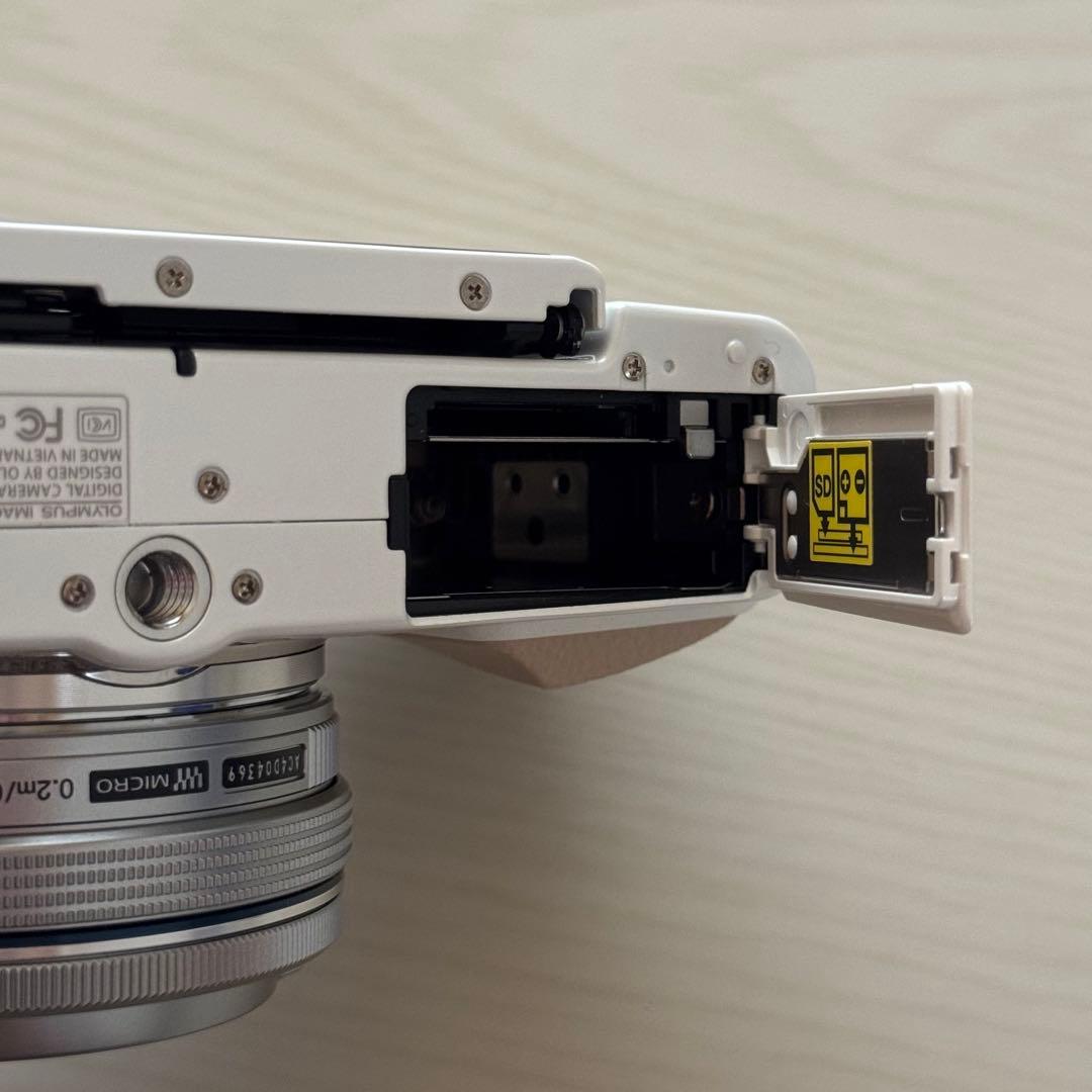 OLYMPUS PEN Lite E-PL7 ホワイト ミラーレス一眼 カメラ