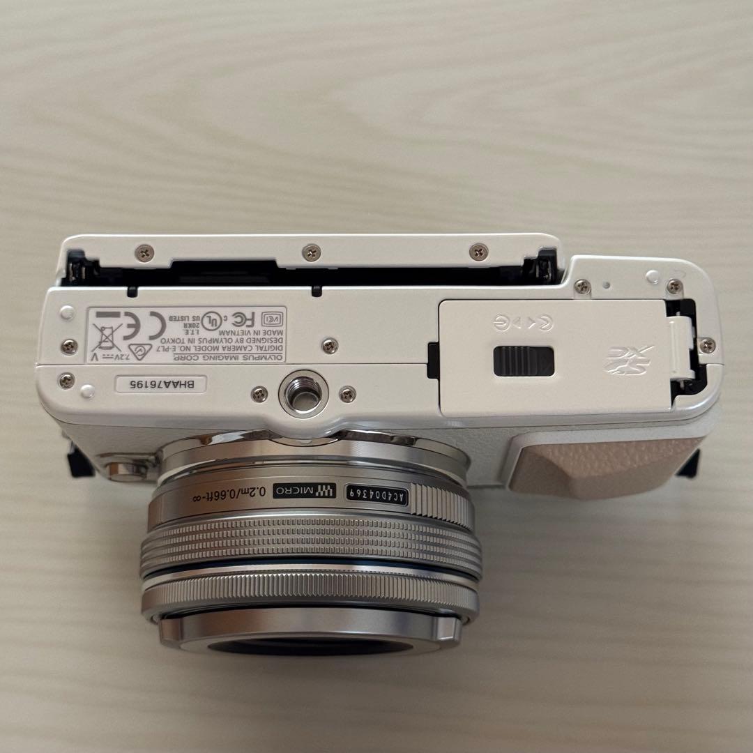 OLYMPUS PEN Lite E-PL7 14-42mm EZレンズキット