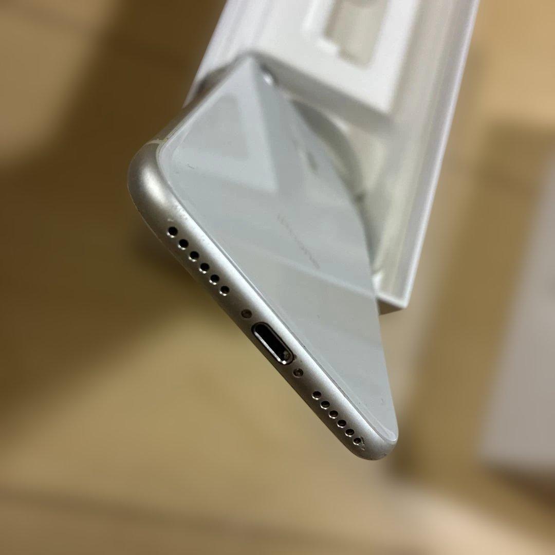 Apple iPhone 8 ホワイト　64GB