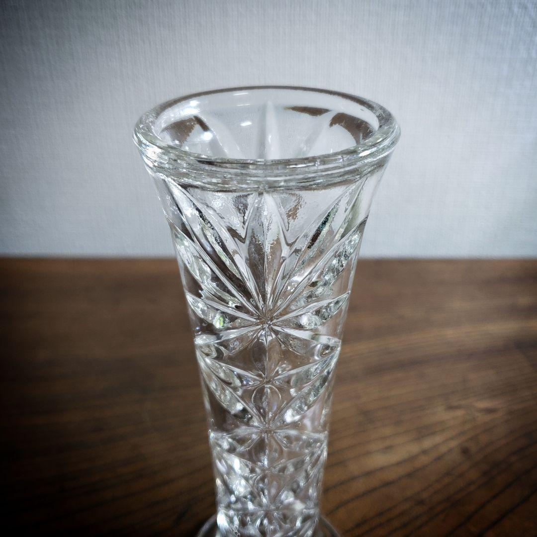 ガラス 一輪挿し 昭和レトロ アンティーク プレスガラス 花瓶 フラワーベース