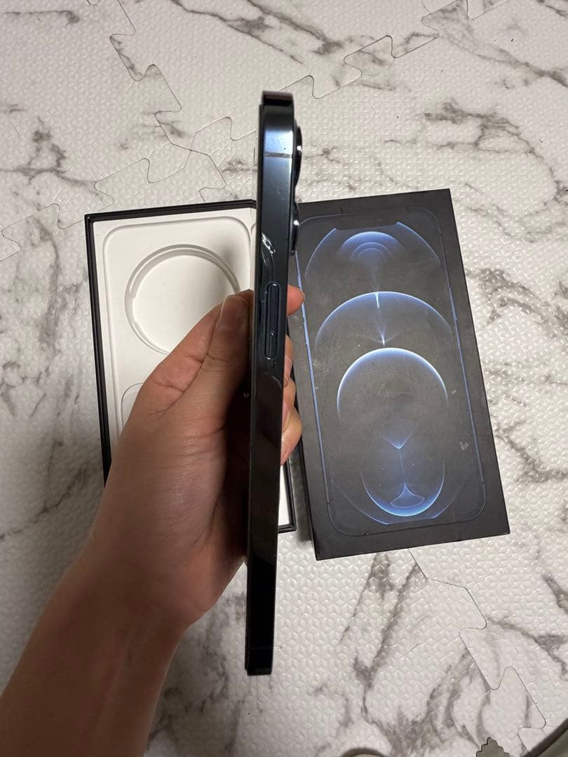 Apple iPhone 12 Pro Max SIMフリー