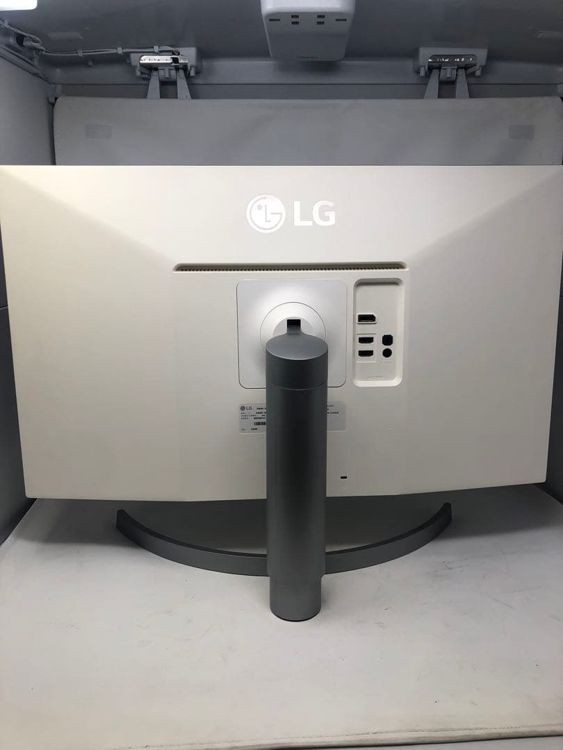 LG 27UL550-W 27インチ 4K UHD ゲーミングモニター(140