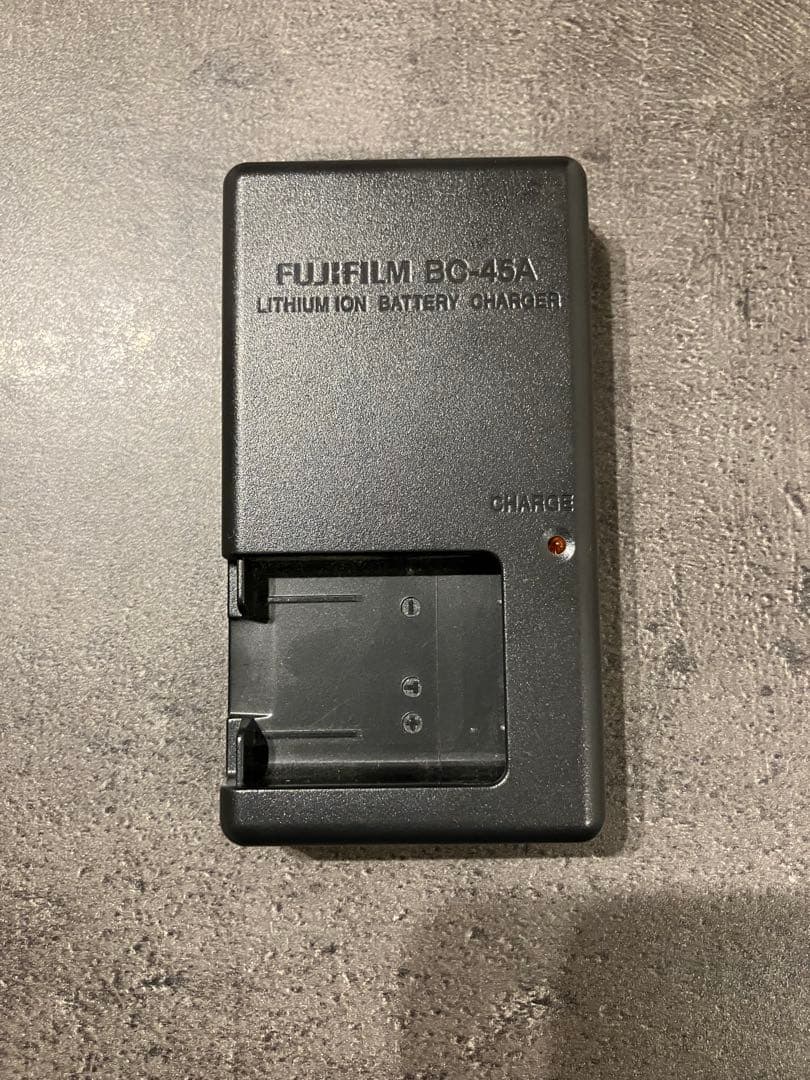 FUJIFILM 8.2メガピクセルデジタルカメラ 動作確認済み