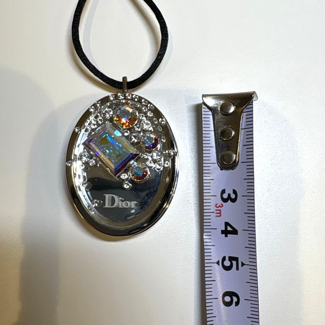 Dior×スワロフスキー ペンダントリップグロスネックレス クリスタル ボレアル