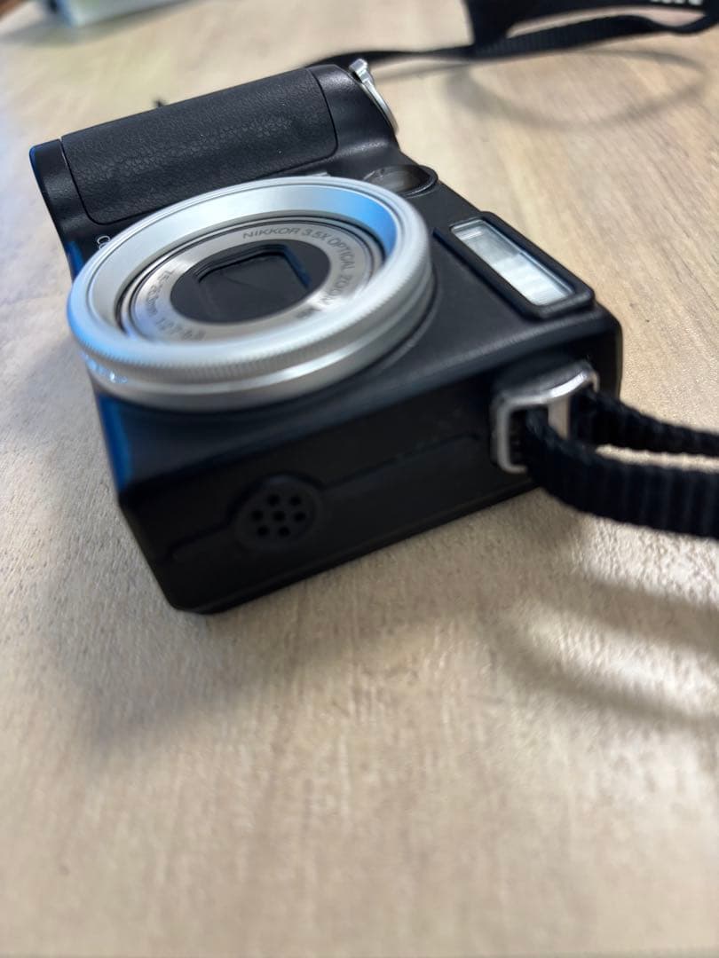 Nikon ニコンCOOLPIX 10.0MP コンパクトデジタルカメラ