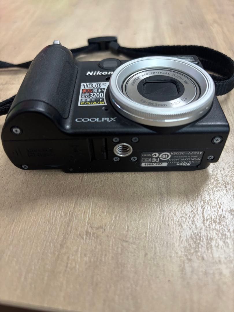 Nikon ニコンCOOLPIX 10.0MP コンパクトデジタルカメラ