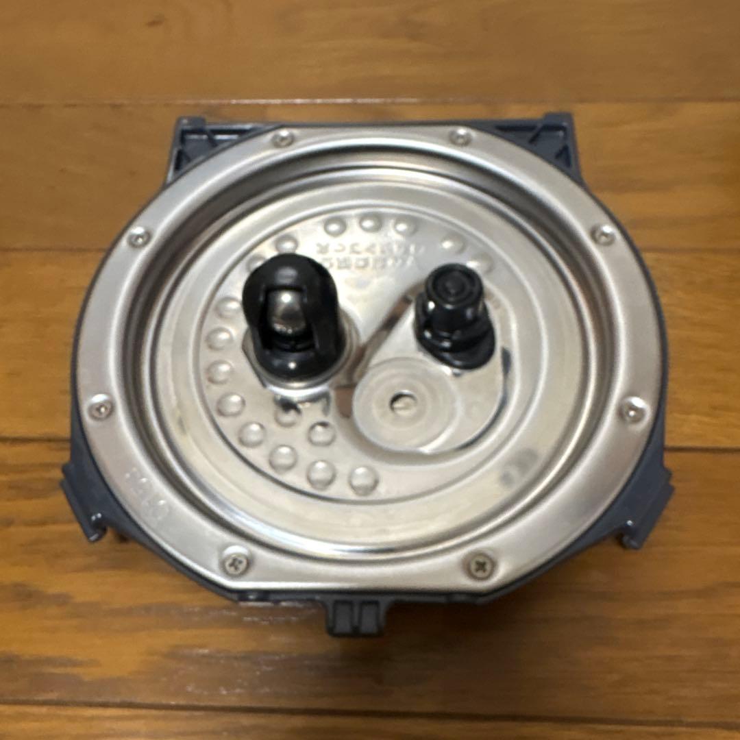 【中古】象印 炊飯器 極め炊き ブラック NP-RT05 3合 圧力IH