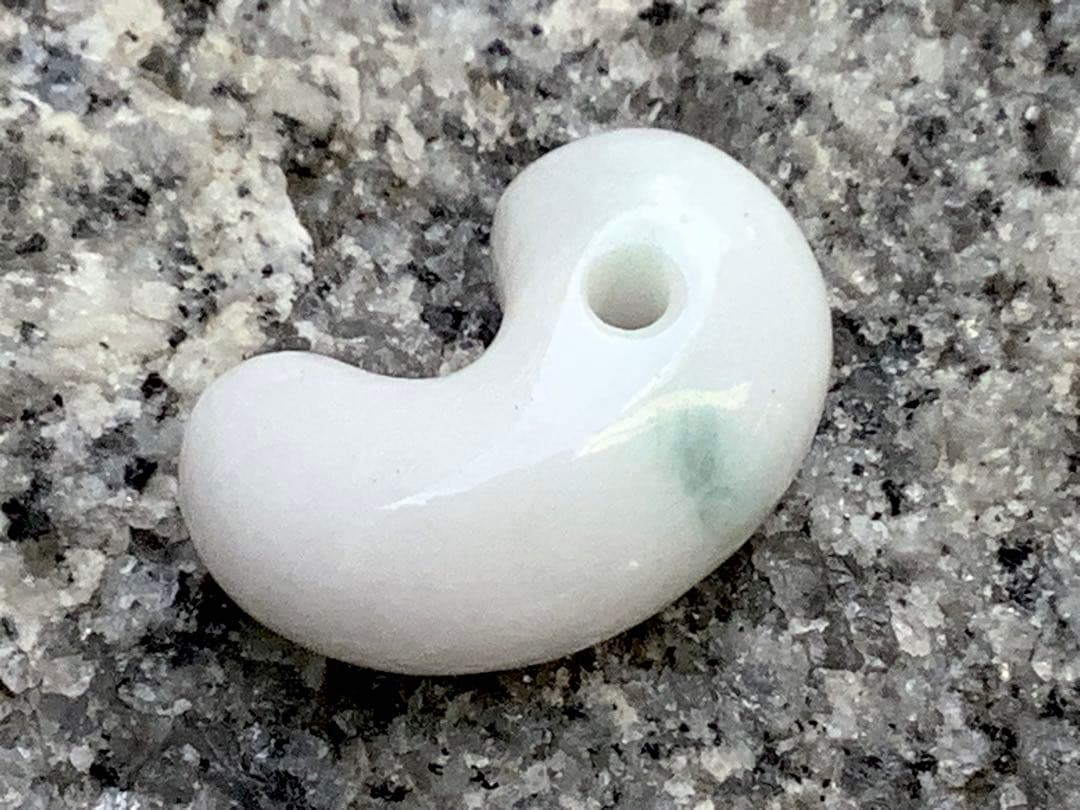 ⭕️ 霊神　神からの縁起物　糸魚川翡翠ジェダイト勾玉　本物をお身近に　ソーティング