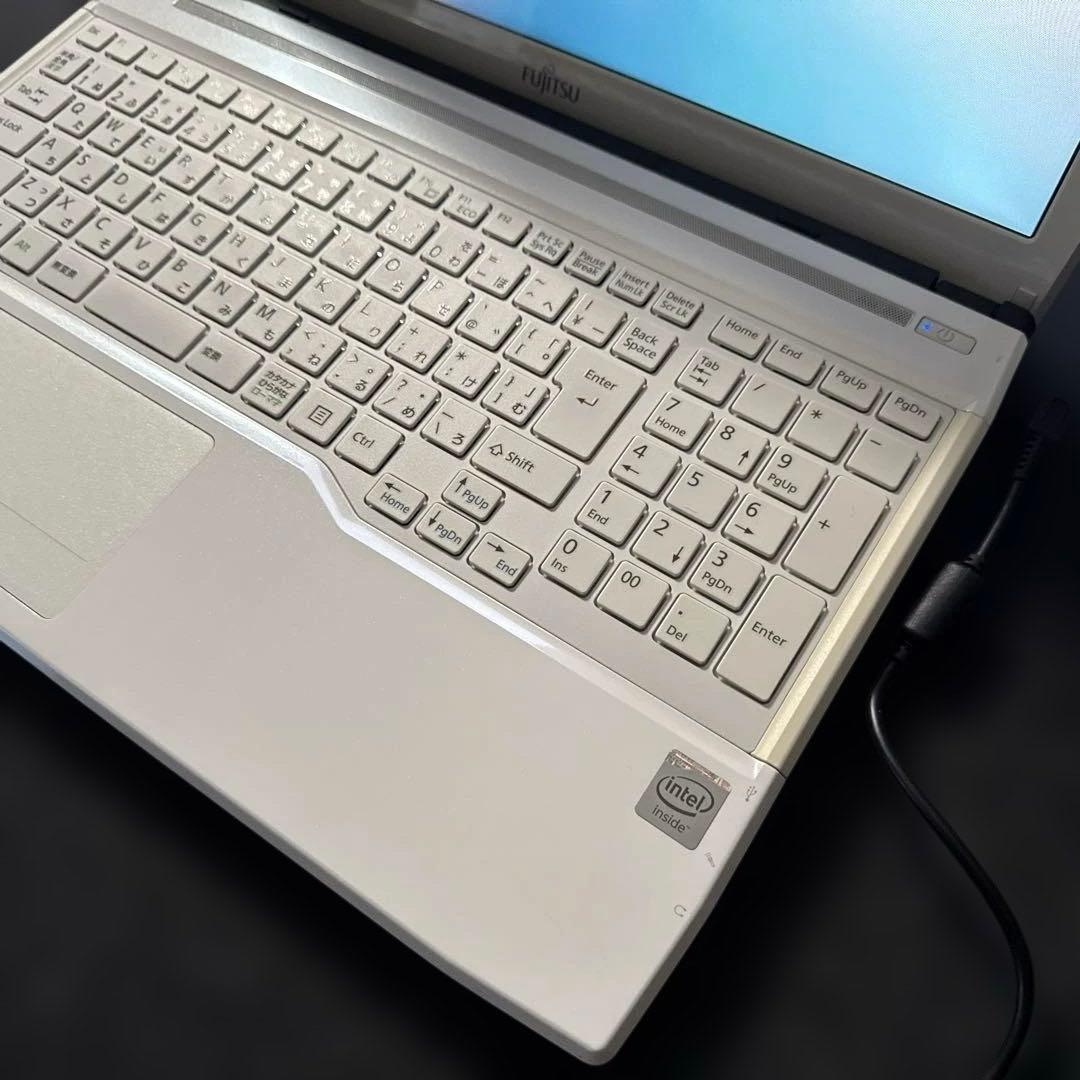 Fujitsu FMV LIFEBOOK AH42 ノートPC office有り