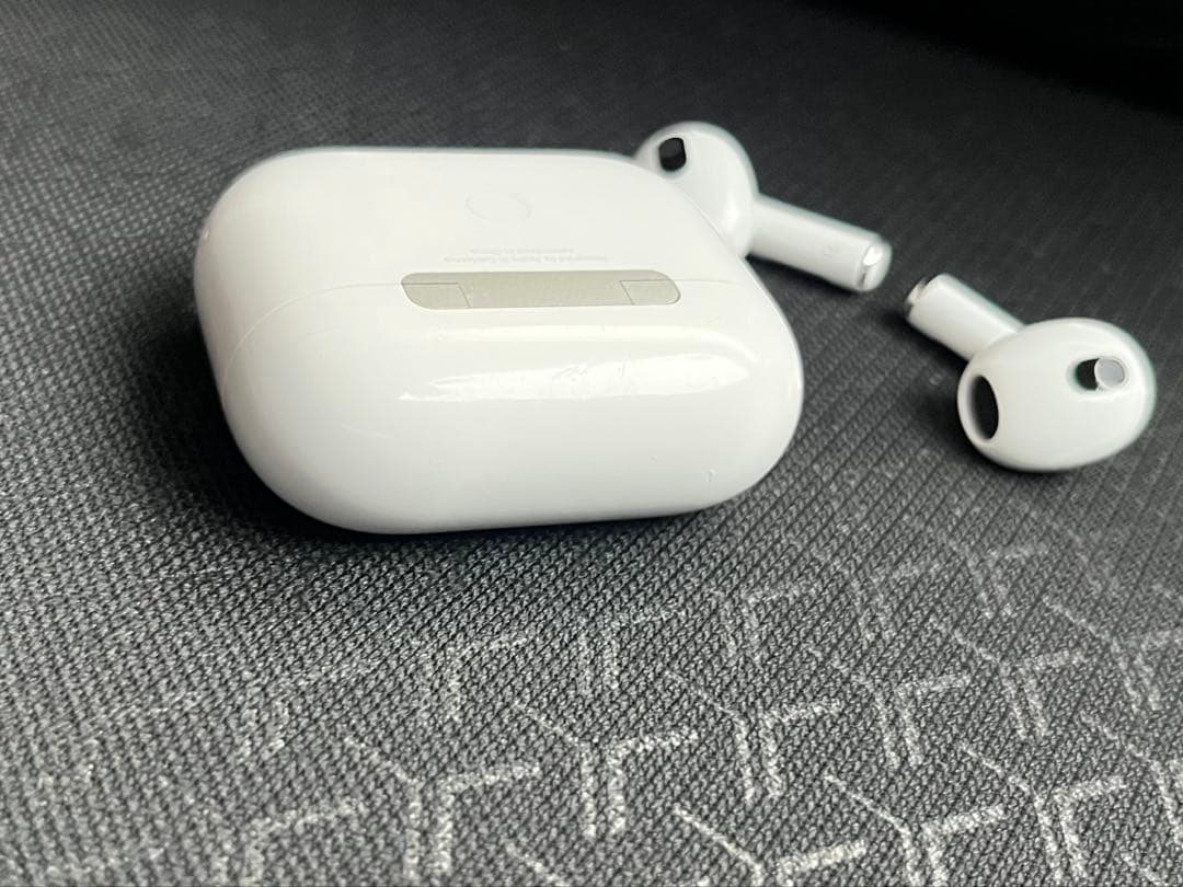 Apple  純正 AirPods 機種不明　ホワイト