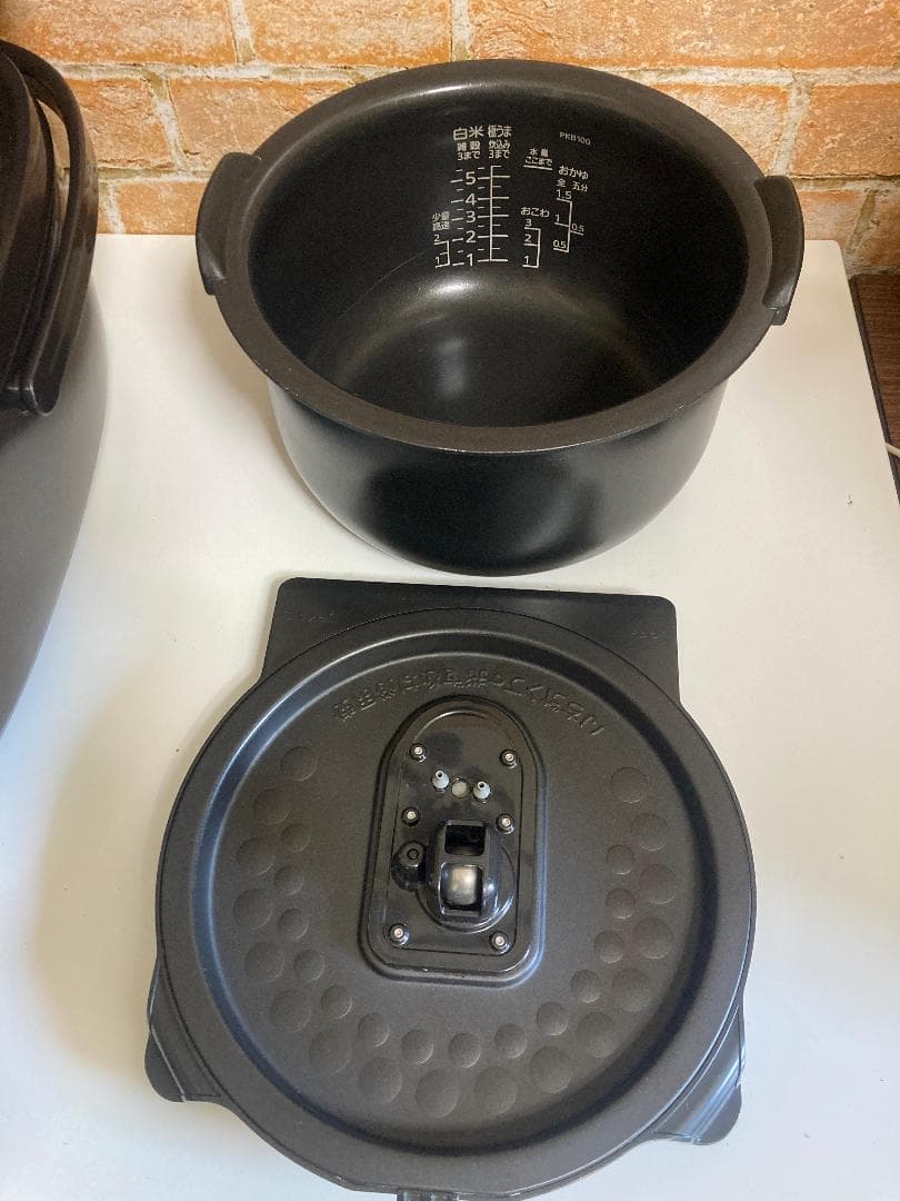 ★美品★ 2021年製 タイガー圧力IH炊飯ジャー JPK-B100 5合炊き