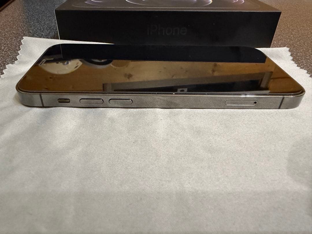 Apple iPhone 12 Pro ブラック本体（箱付き）