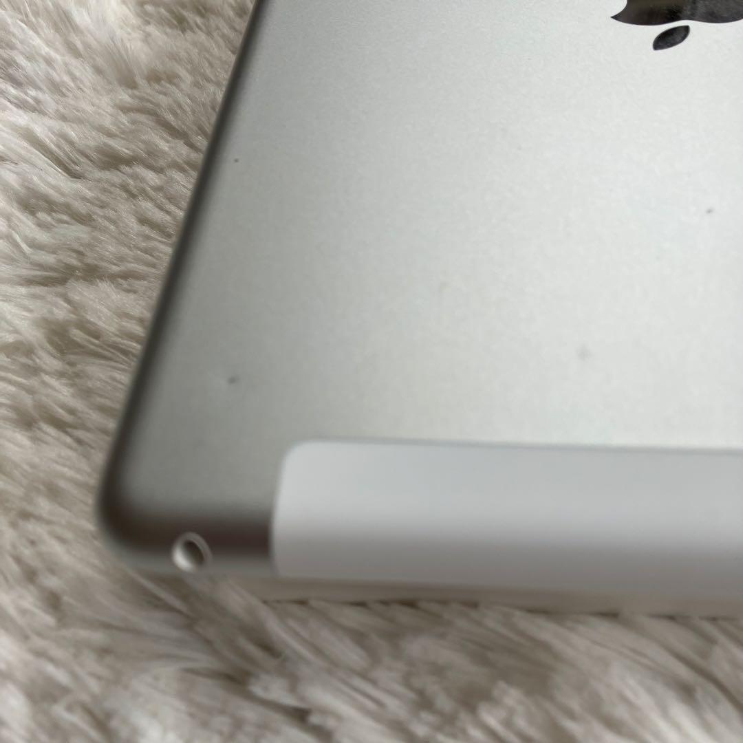 【完動品】iPad 第5世代 32GB SIMフリー 【すぐ発送】