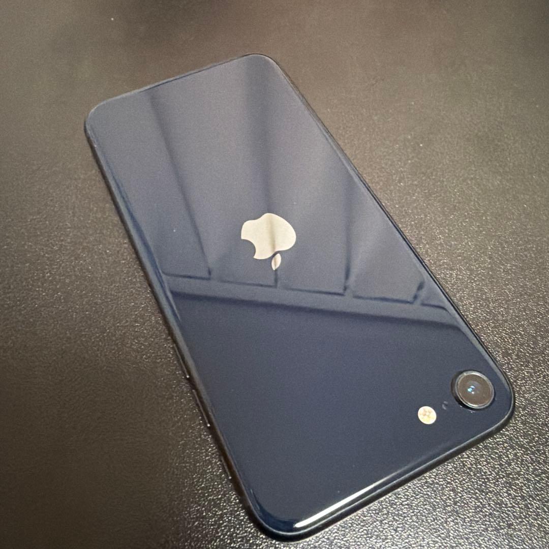 バッテリー新品　iPhoneSE第3世代64GB SIMフリー　美品9758