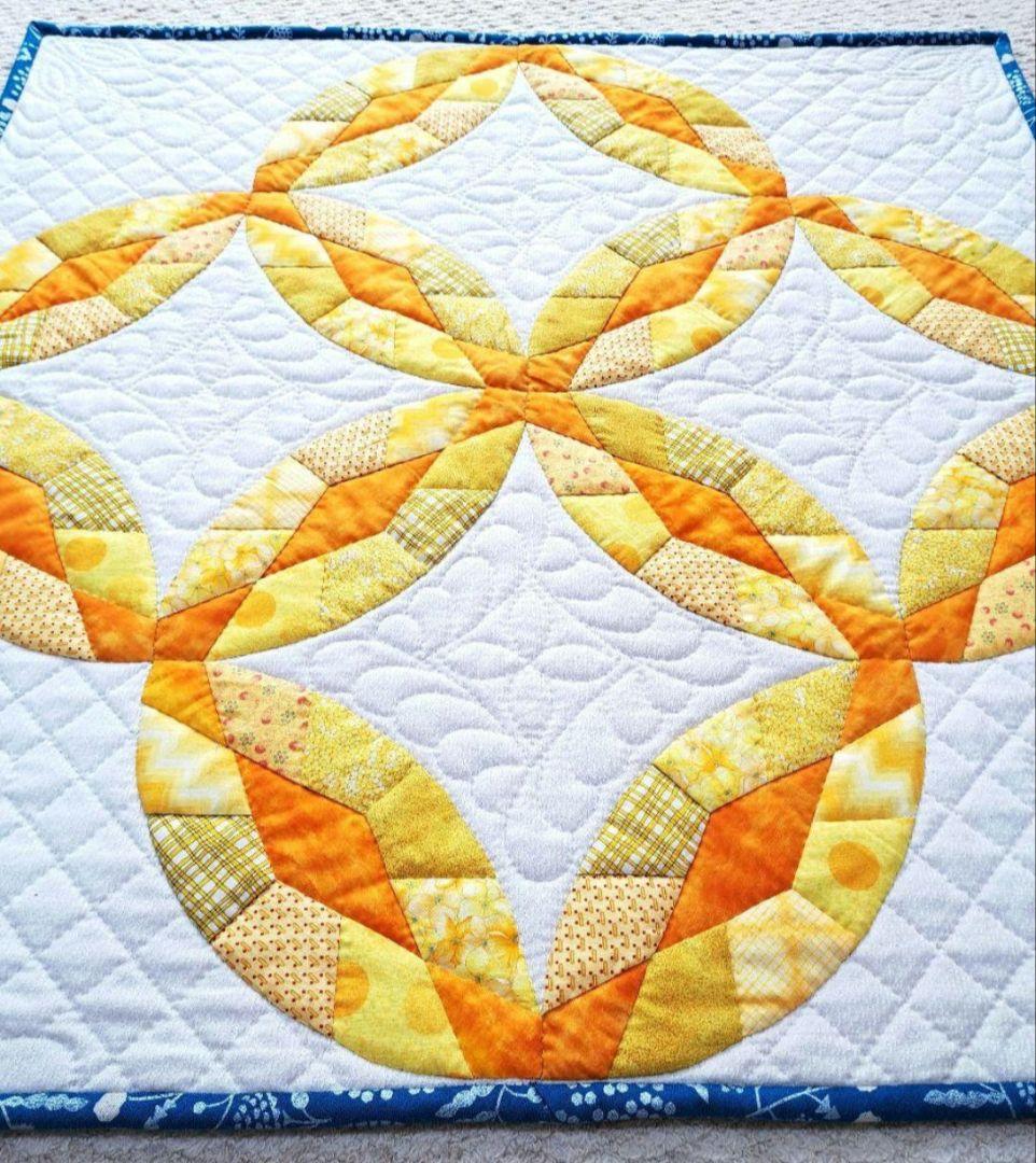 ハンドメイド　パッチワークタペストリー　ダイヤモンド・ウエディング・リング