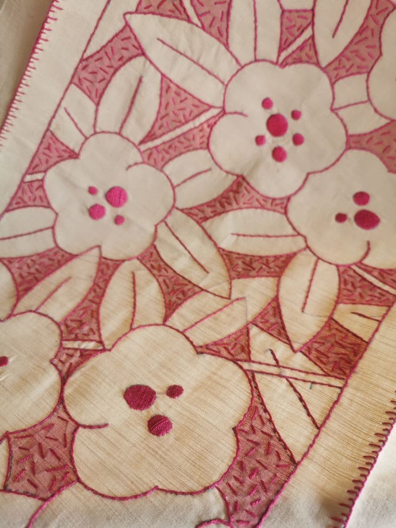 アンティーク フランス 椿紋風 紅色刺繍 アプリコット色 リネンクロス