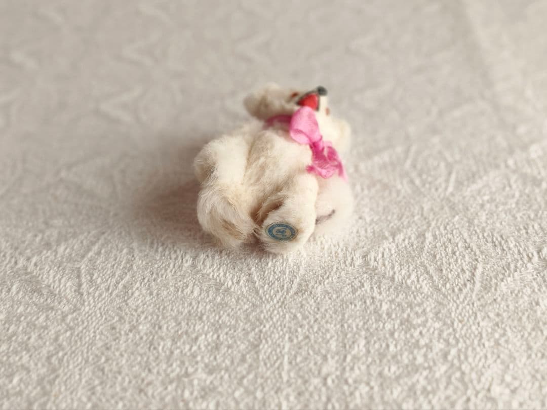 * vintage bear ❀ * もふもふ ピンクリボンの 白クマさん
