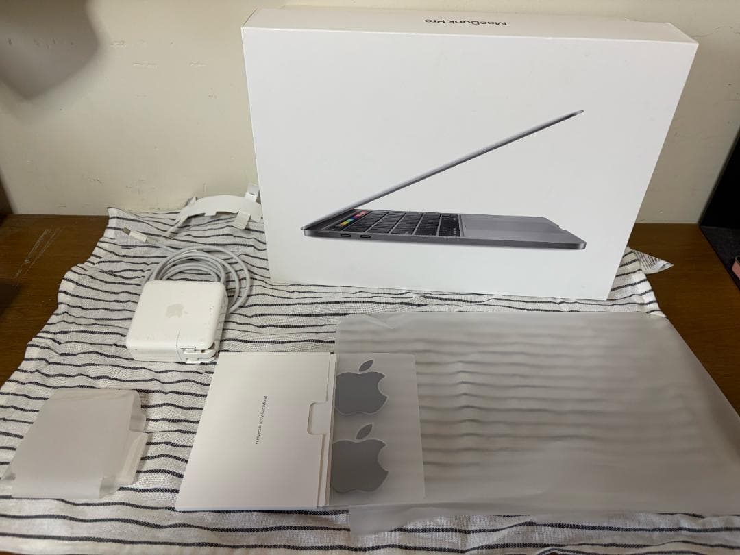 MacBook Pro 2020 13インチ 2TB SSD 32GBメモリ