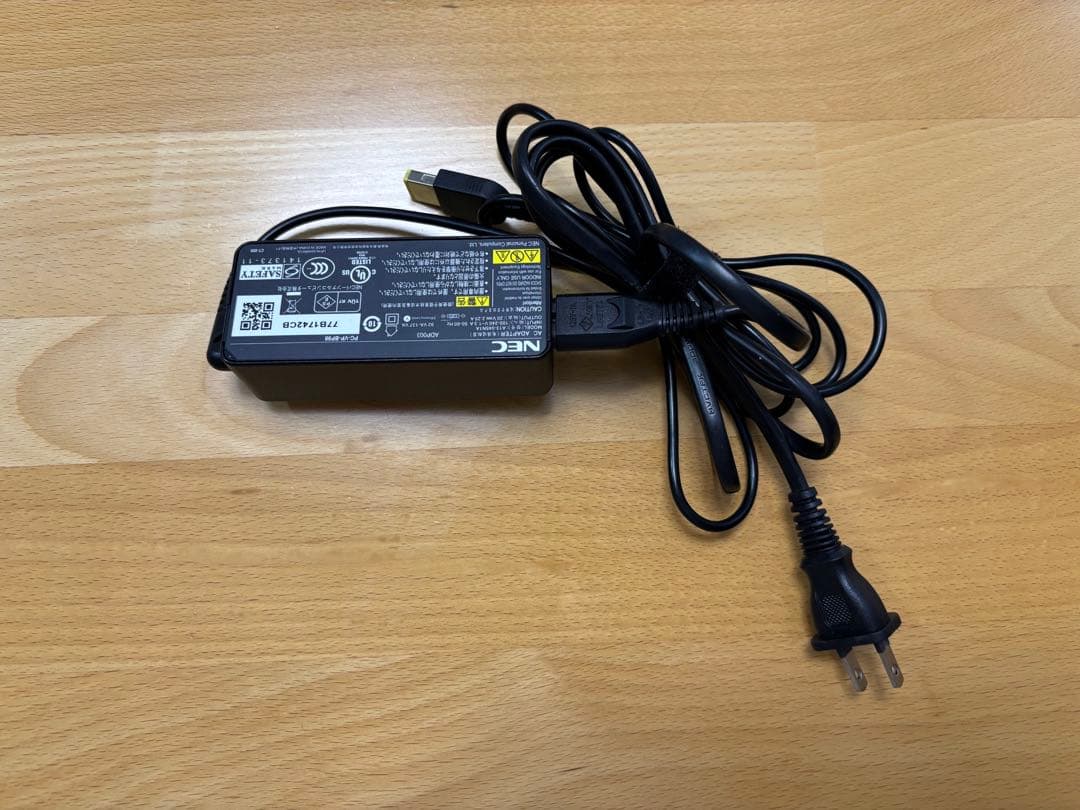 【送料無料】中古NEC LAVIEノートPC 11.6型 PC-NM150GAW
