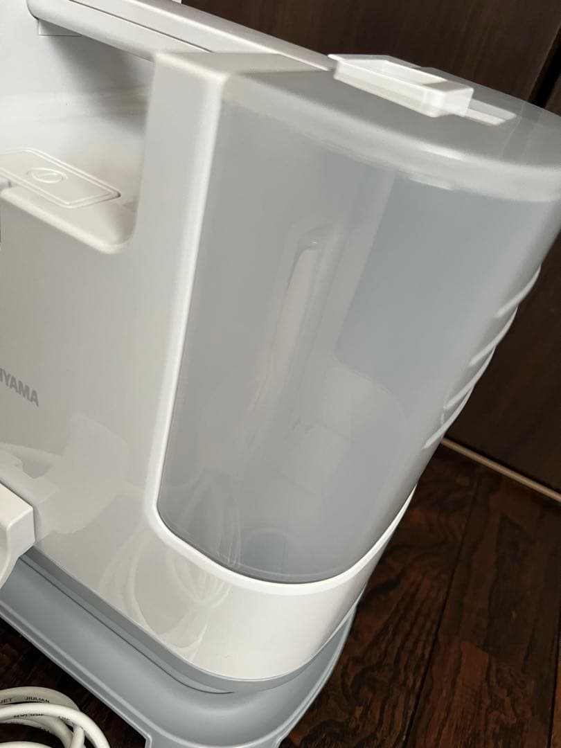 2024年製リンサークリーナー掃除機 RNSK-P10 ホワイト美品！
