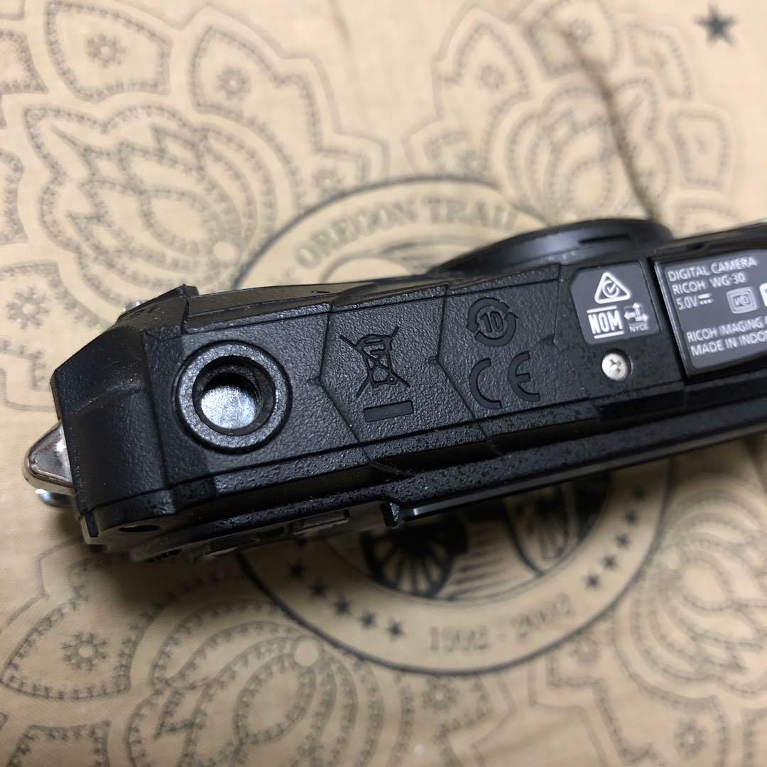 完品 RICOH WG-30 防水 防塵 耐衝撃 デジカメ コンデジ 美品