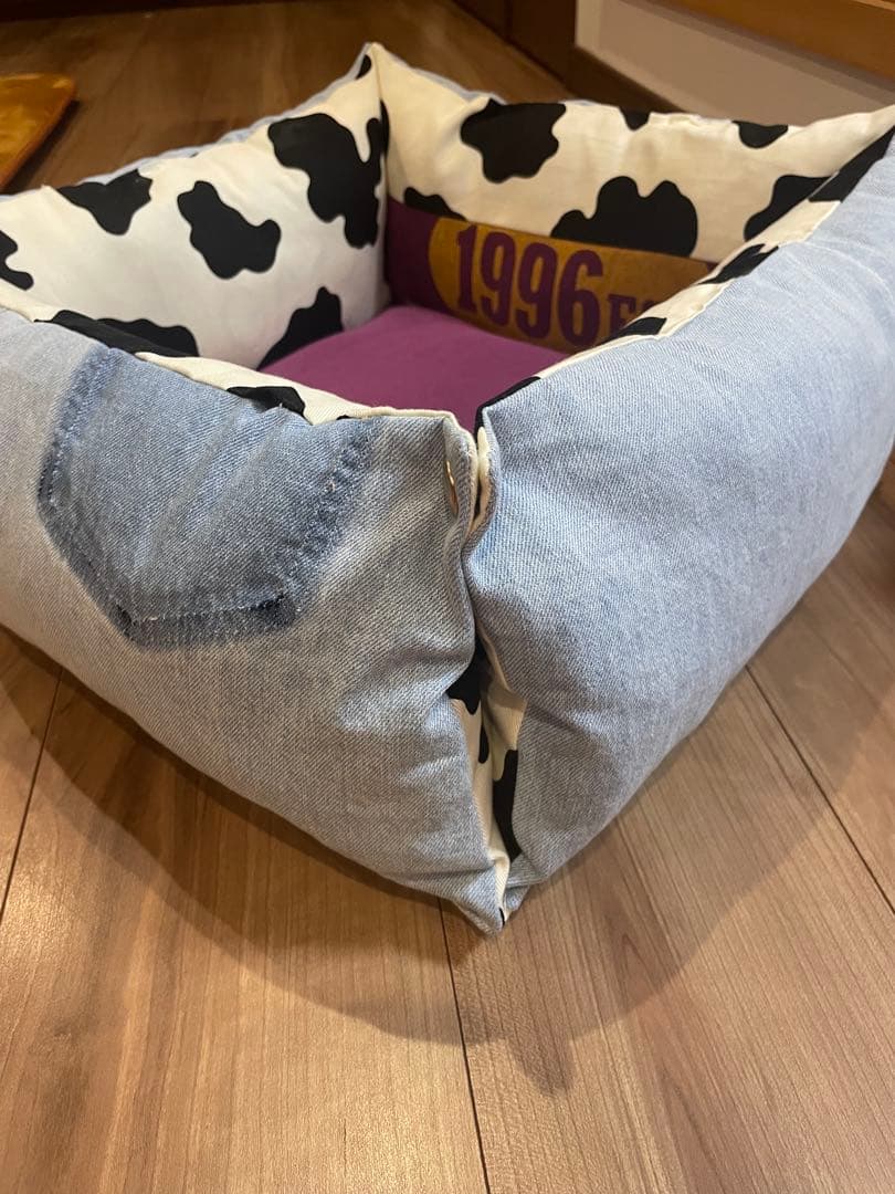 牛柄デニム犬用ベッド