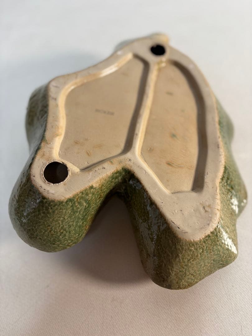 陶器製　カエルの平皿
