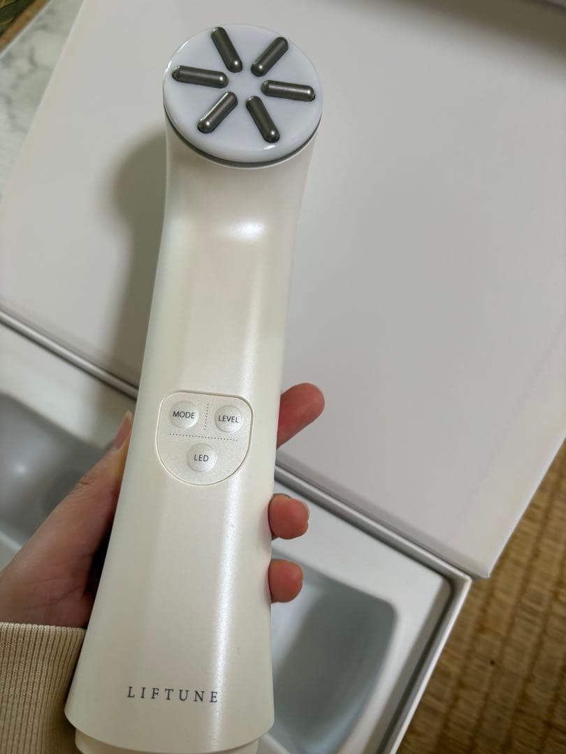 LIFTUNE リフチューン 美顔器 箱・説明書あり 使用少 動作確認済み