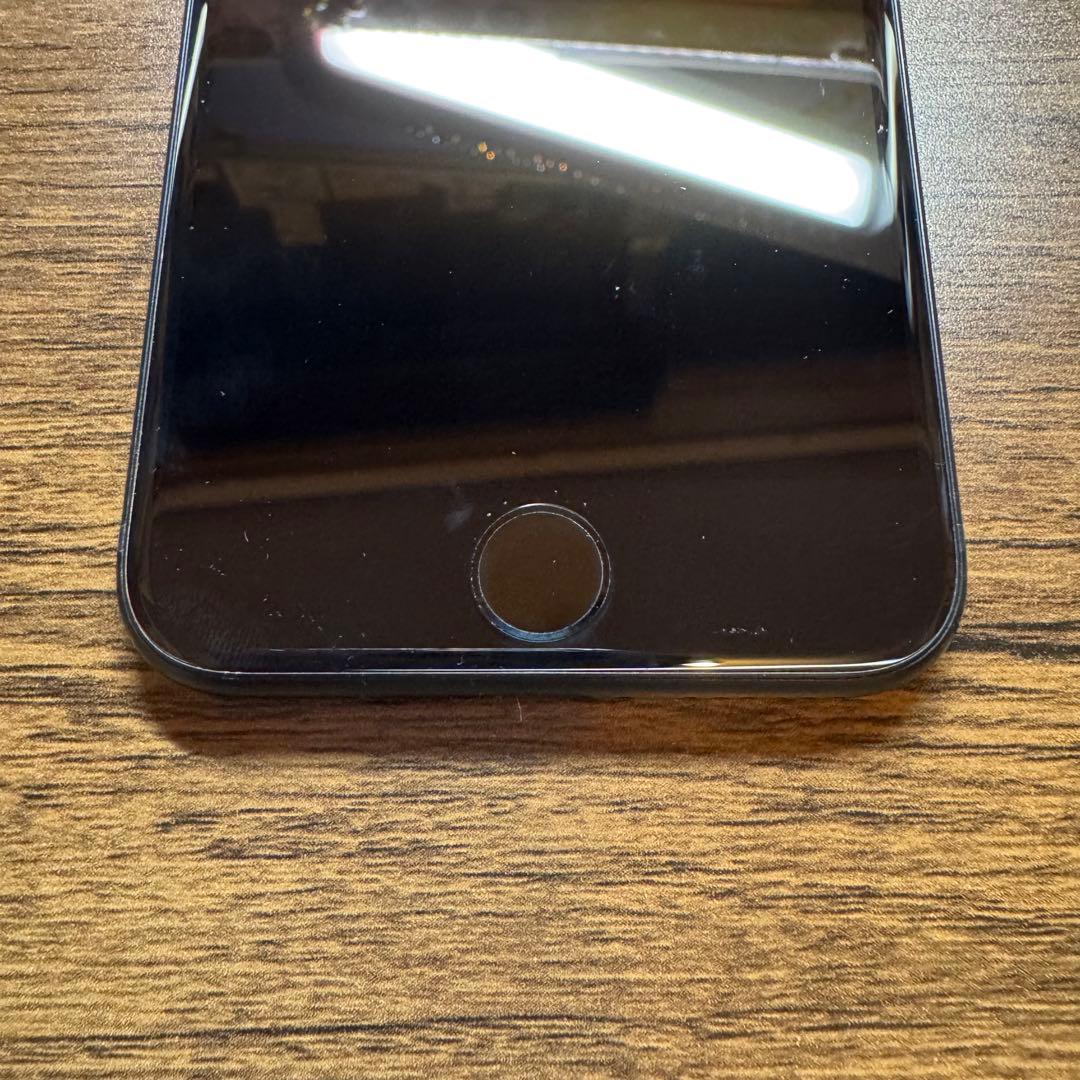 Apple iPhone SE 第３世代 ミッドナイト 64GB 82% 美品
