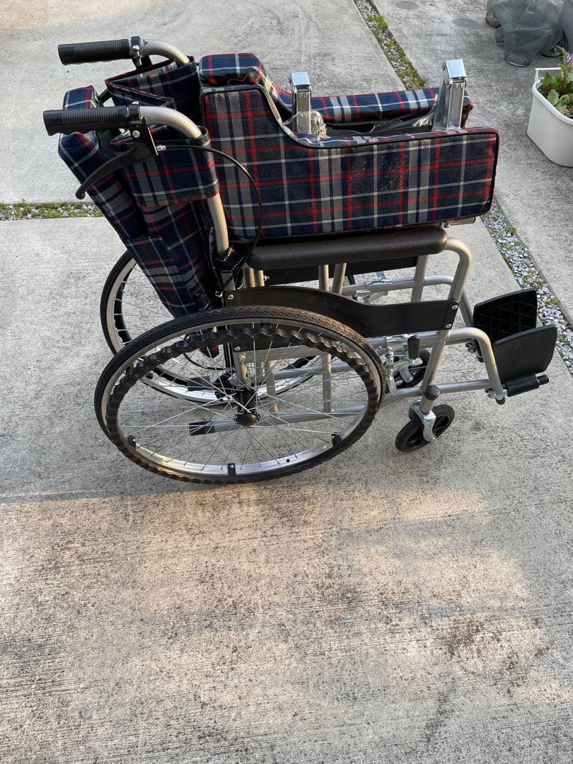 ハ*ト様 中古美品　自走式　車椅子　美品　手渡し　可能な方のみ　引き取り場所多摩