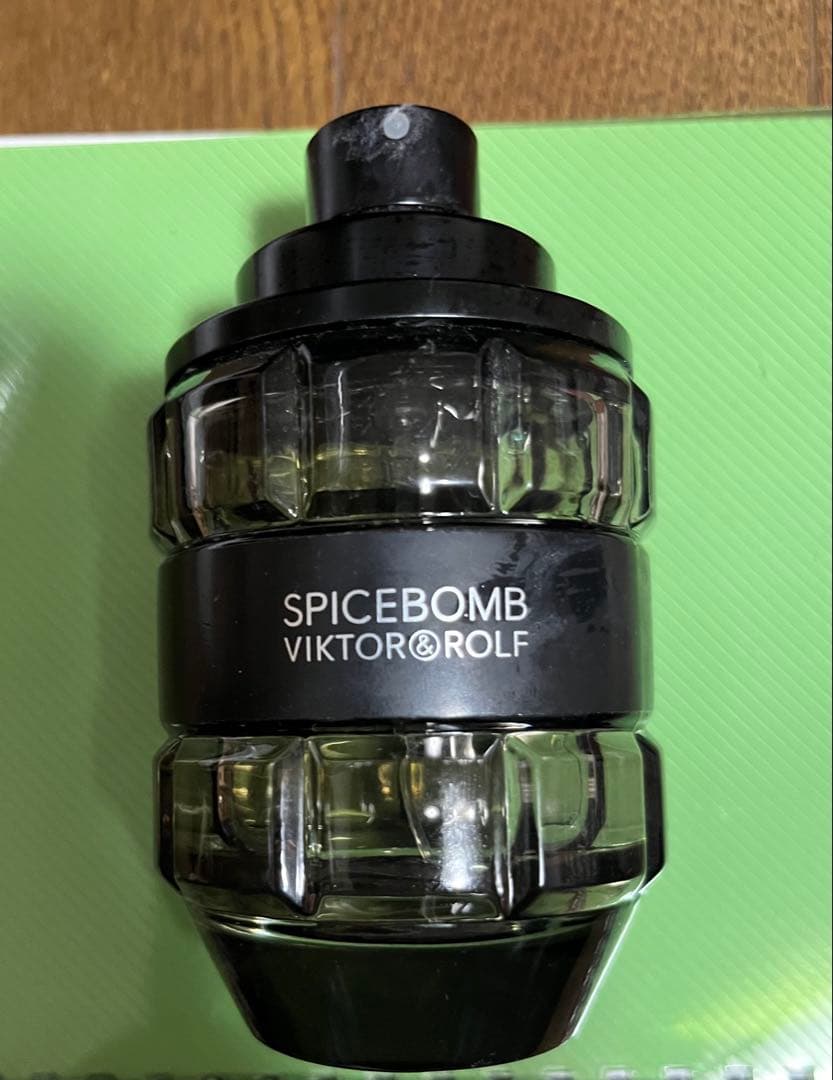 値下げ！ Viktor & Rolf Spicebomb 香水