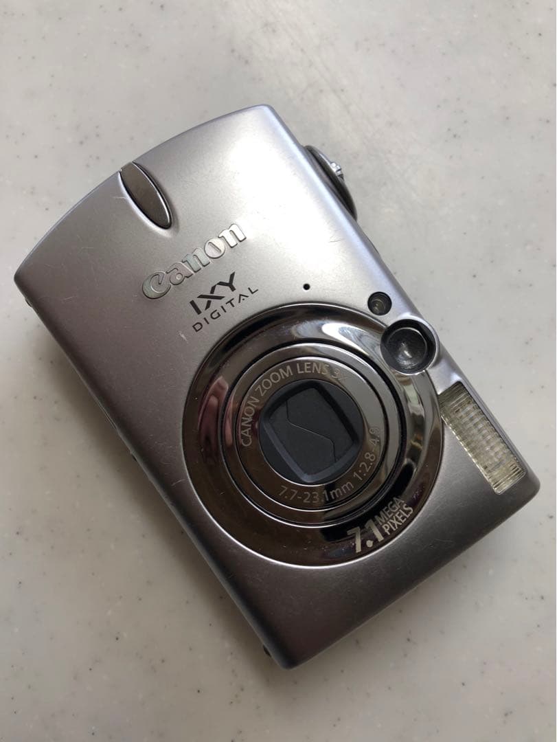 Canon IXY DIGITAL700 キャノン コンデジ シルバー
