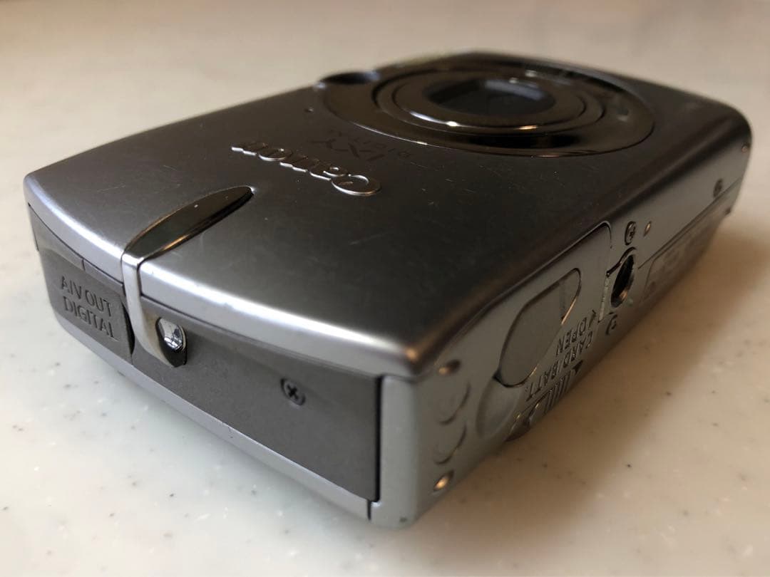 Canon IXY DIGITAL700 キャノン コンデジ シルバー