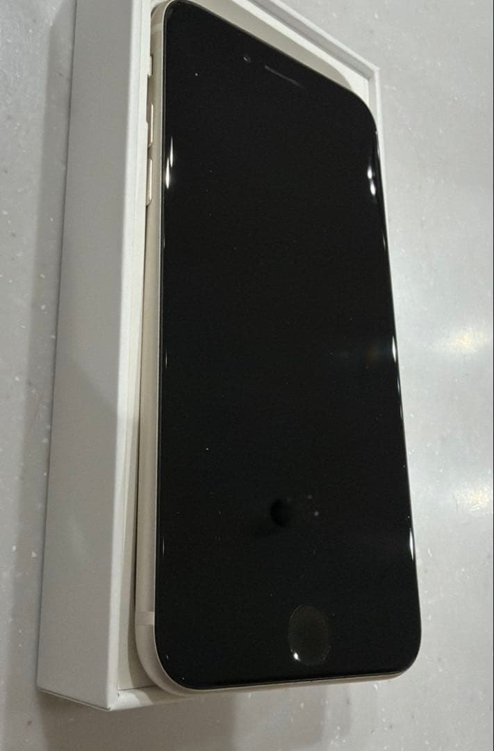 iPhoneSE第3世代 本体128GB
