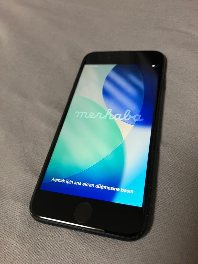 美品 バッテリー100% iPhone SE (第3世代) 64GBsimフリー