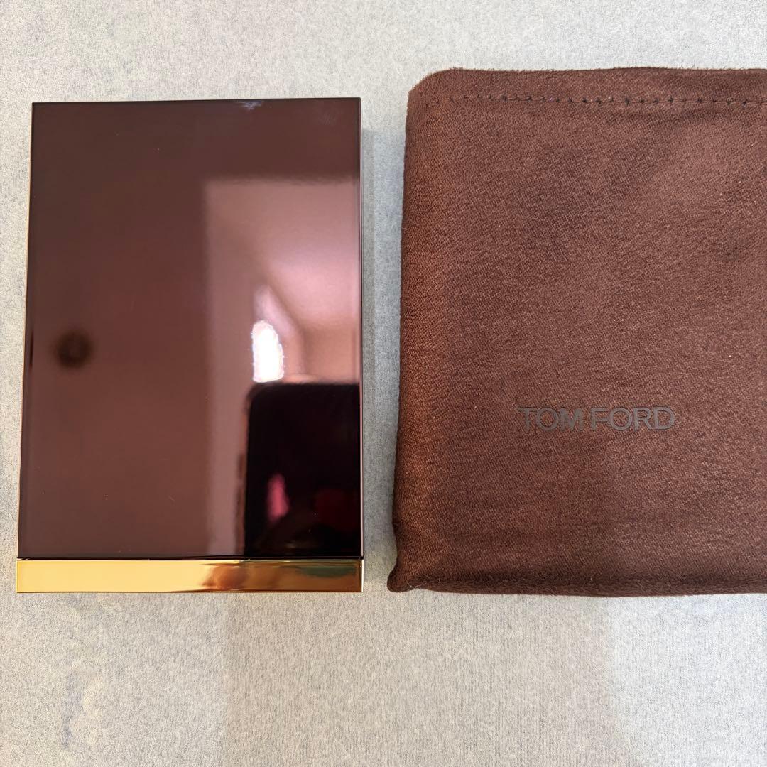 TOM FORD アイシャドウパレット 04AA