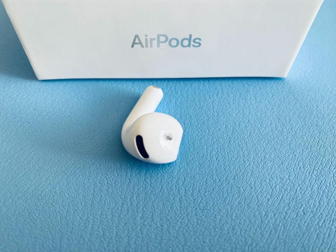 AirPods 第4世代 R片耳 右耳のみ イヤホン A3055 IZLR