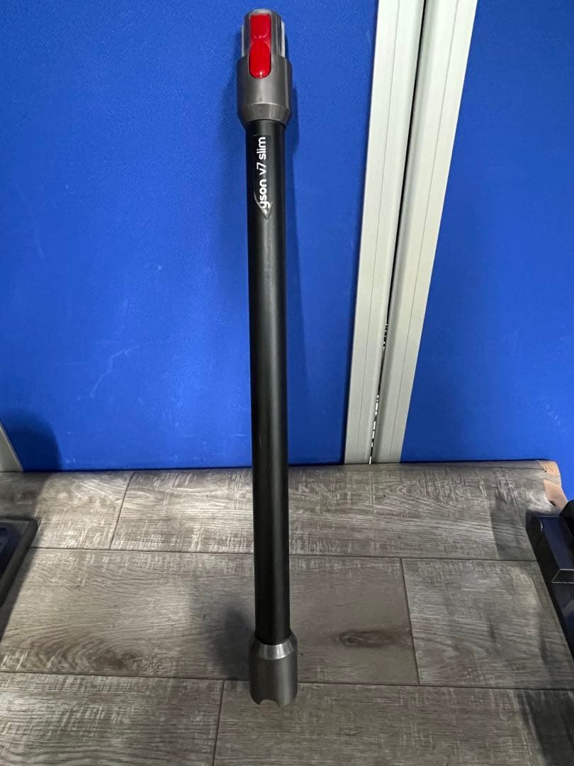 Dyson ダイソン　V7 Slim スティッククリーナー 本体・充電器