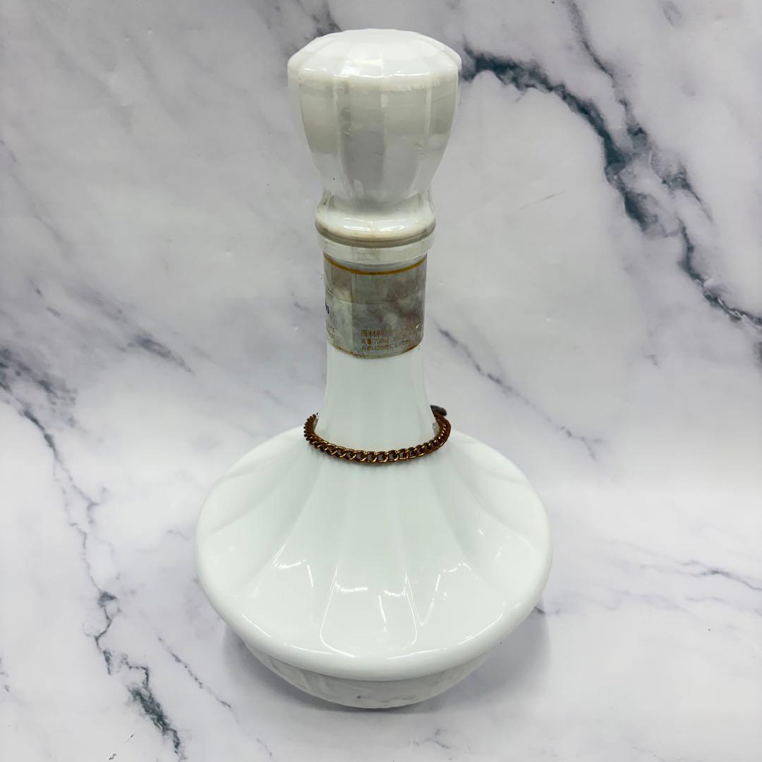 新品 未開栓　THENIKKA ウイスキー TSURU 鶴 陶器ボトル　古酒