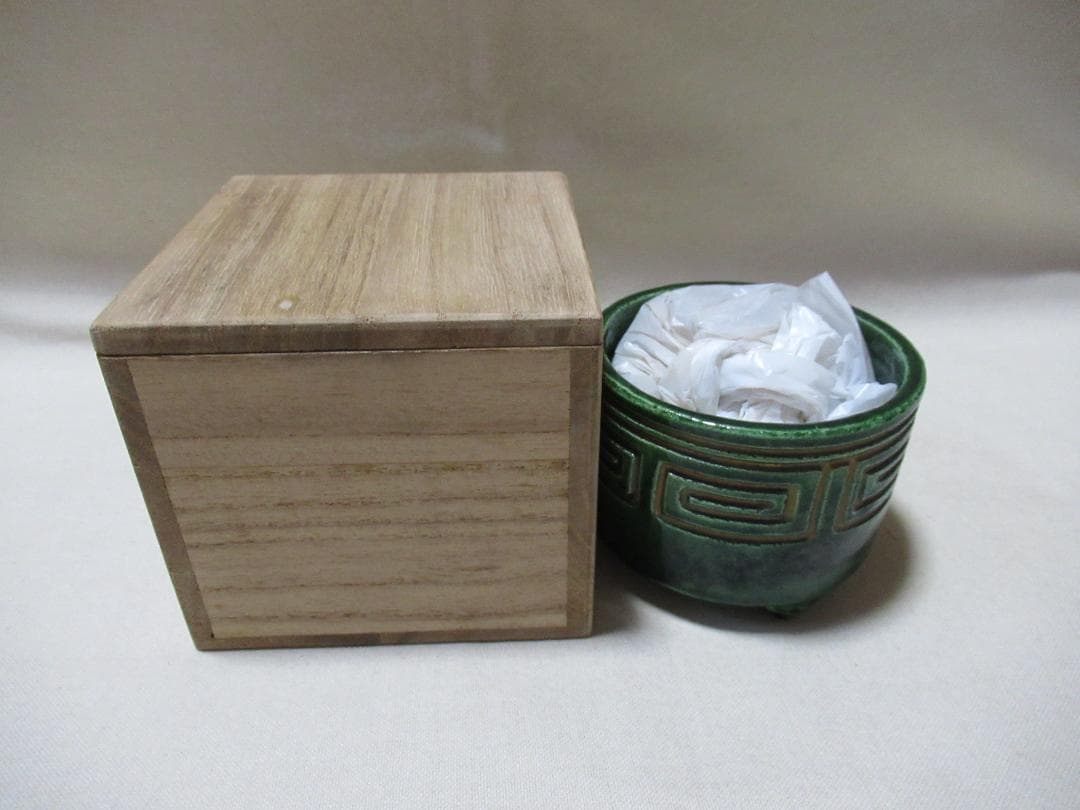 茶道具　桑製香盆　重香合　聴香炉　炭団　灰　他