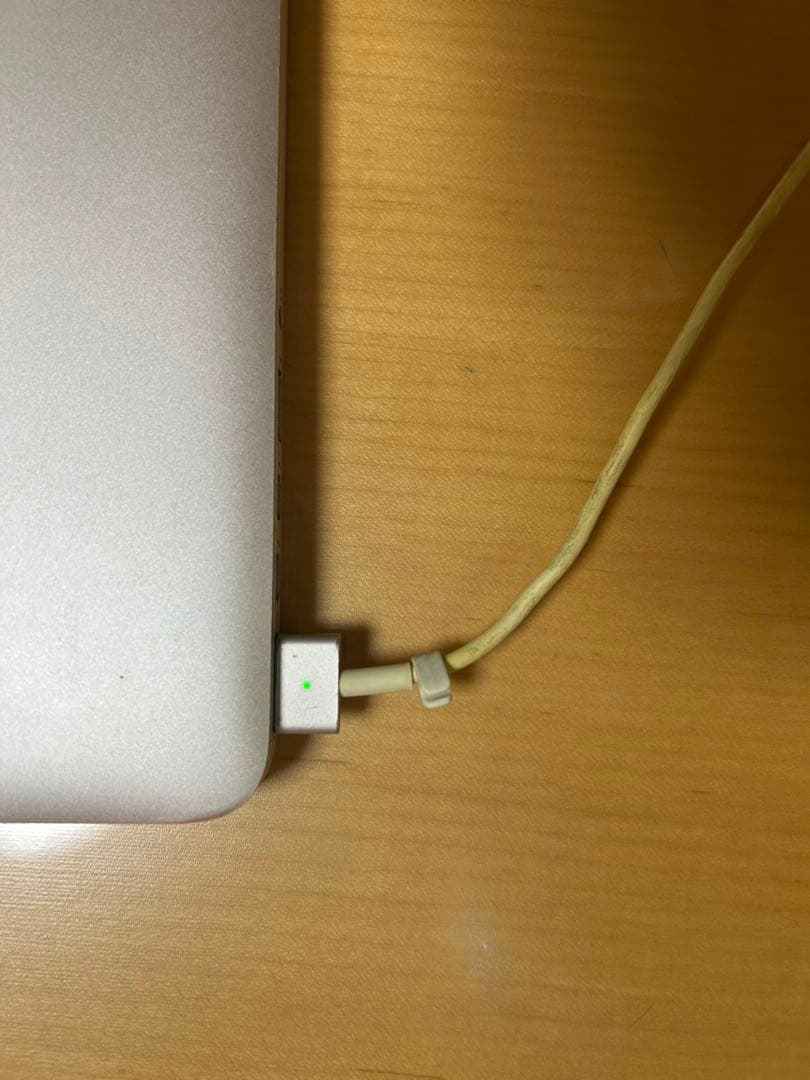 【画面縦線有り】MacBook Pro (15-inch, Mid 2015)